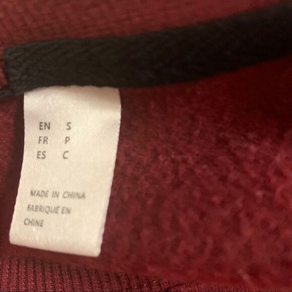 MICKEY Mouse long sleeve cropped maroon burgundy sweatshirt size small - Picture 3 of 4